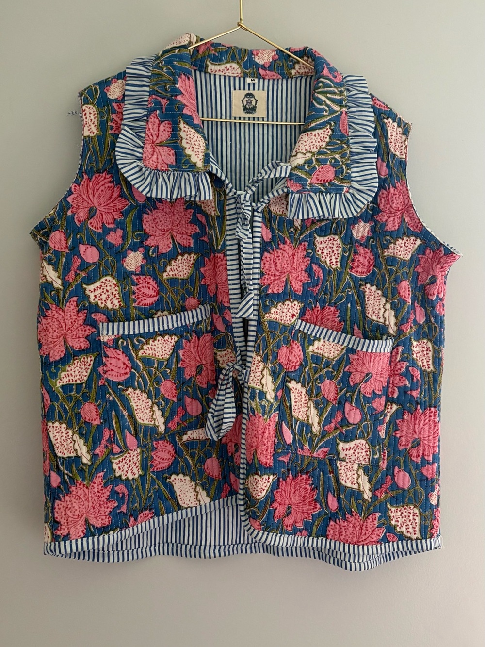 Heart of Grace Designs Quilted Floral Vest – Striped Trim Tie-Front Gilet M